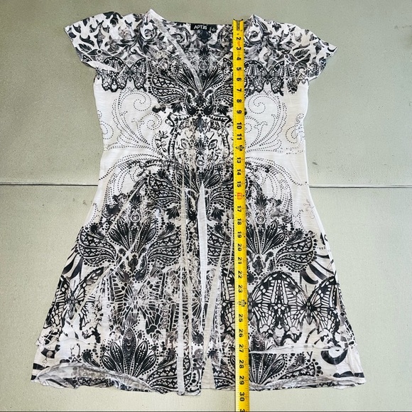 MODERN Striking APT 9 chic FLORAL patterned V NECK silky sheen LONGER IN LENTGH - Picture 11 of 12